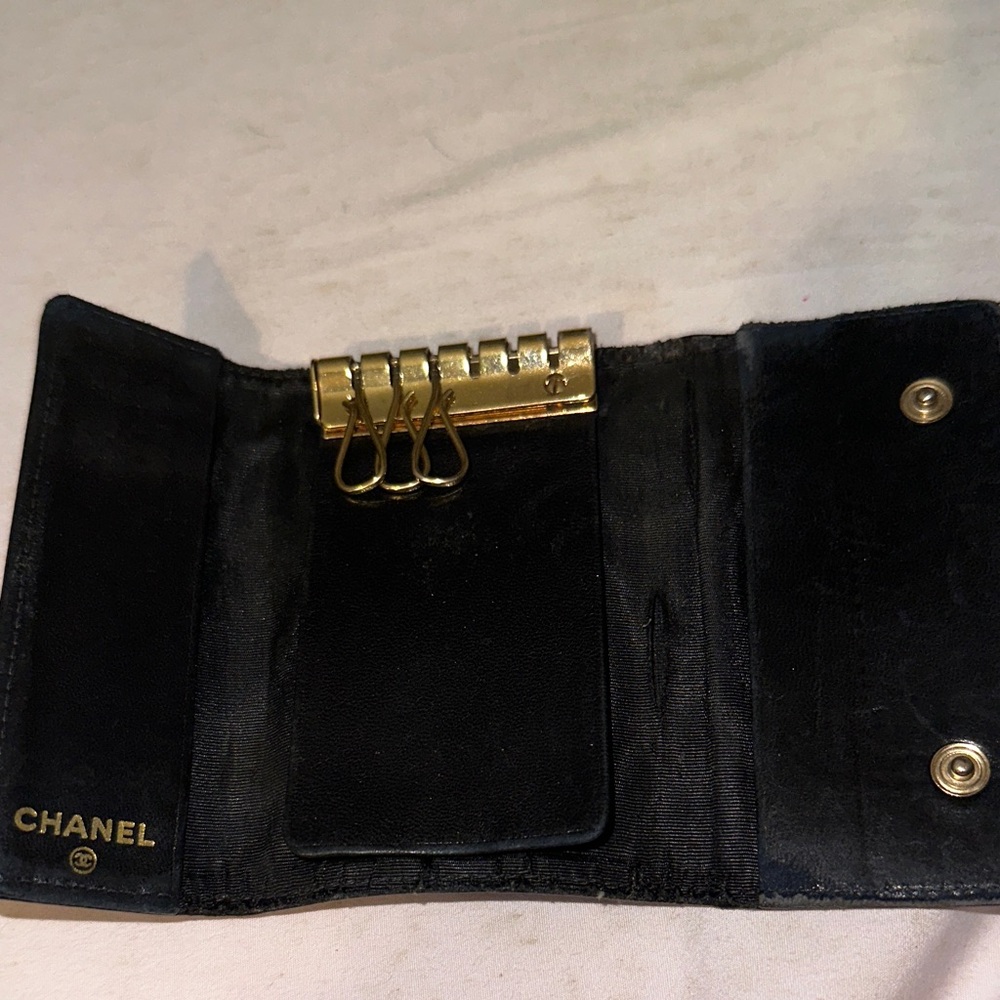 CHANEL caviar pebbled Black Leather Card and key holder good condition - Picture 6 of 7